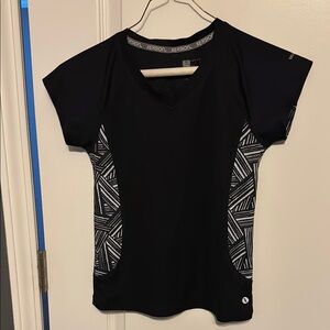 Xersion Black and White Geometric Active Top
